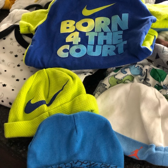 SOLD 40 piece lot baby clothing - Picture 2 of 6